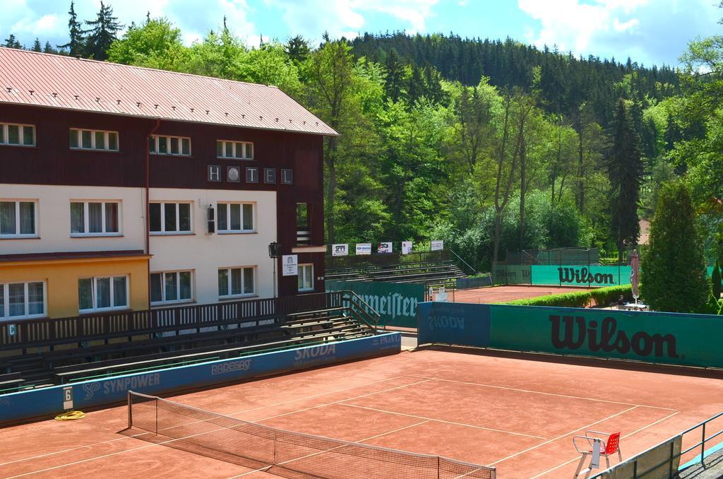 Sport Hotel Gejzirpark Karlsbad Exterior foto